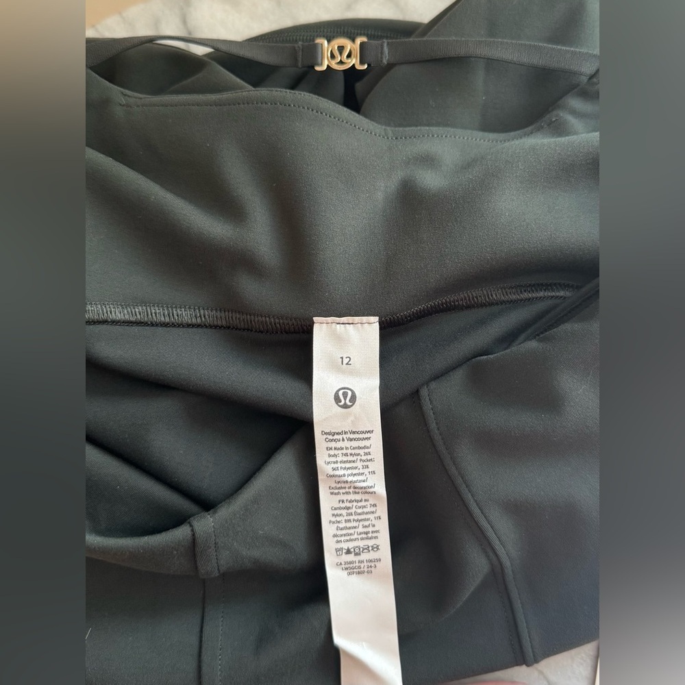Lululemon SmoothCover Back Cutout HR Tight 28” Womens Size 12 Blackened Pine NWT - Picture 8 of 9